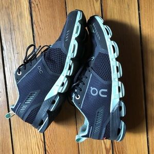 Women’s 7.5 On Cloudflyers. Retail $160.